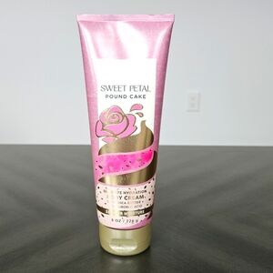 Sweet Petal Pound Cake